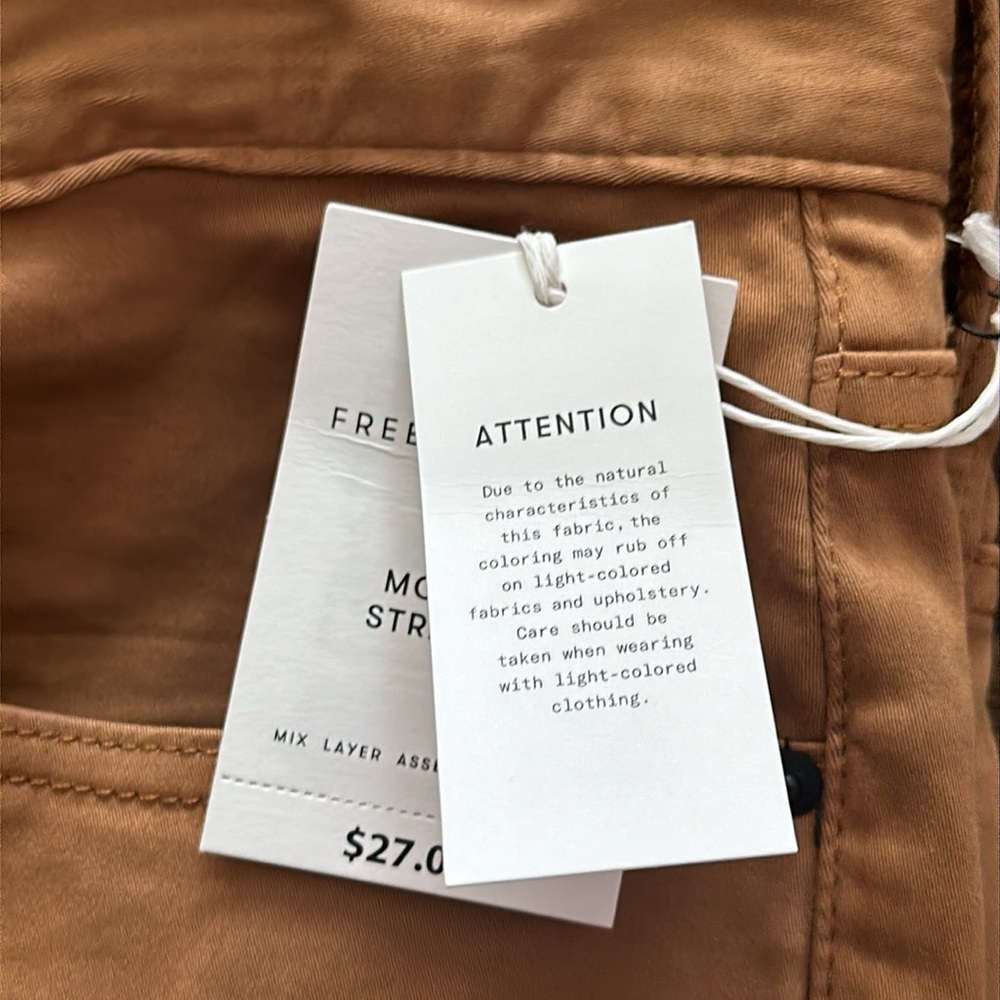 Free Assembly Men's Mid Rise Modern Straight Compact Twill Jeans - Picture 13 of 14